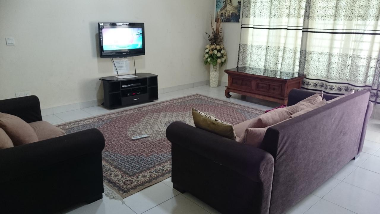 Kenanga Homestay Nilai Eksteriør billede